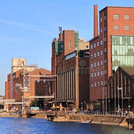 City Apartment Duisburg 1#Netflix &Wlan &Kingsize Bett &Kaffee Maschine & Central & 500M Innenhafen & 2 Min U Bahn Экстерьер фото